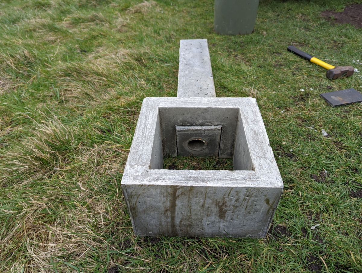 Creation of artificial nesting bank for kingfishers - Waterlife ...