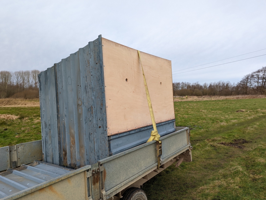 Creation of artificial nesting bank for kingfishers - Waterlife ...